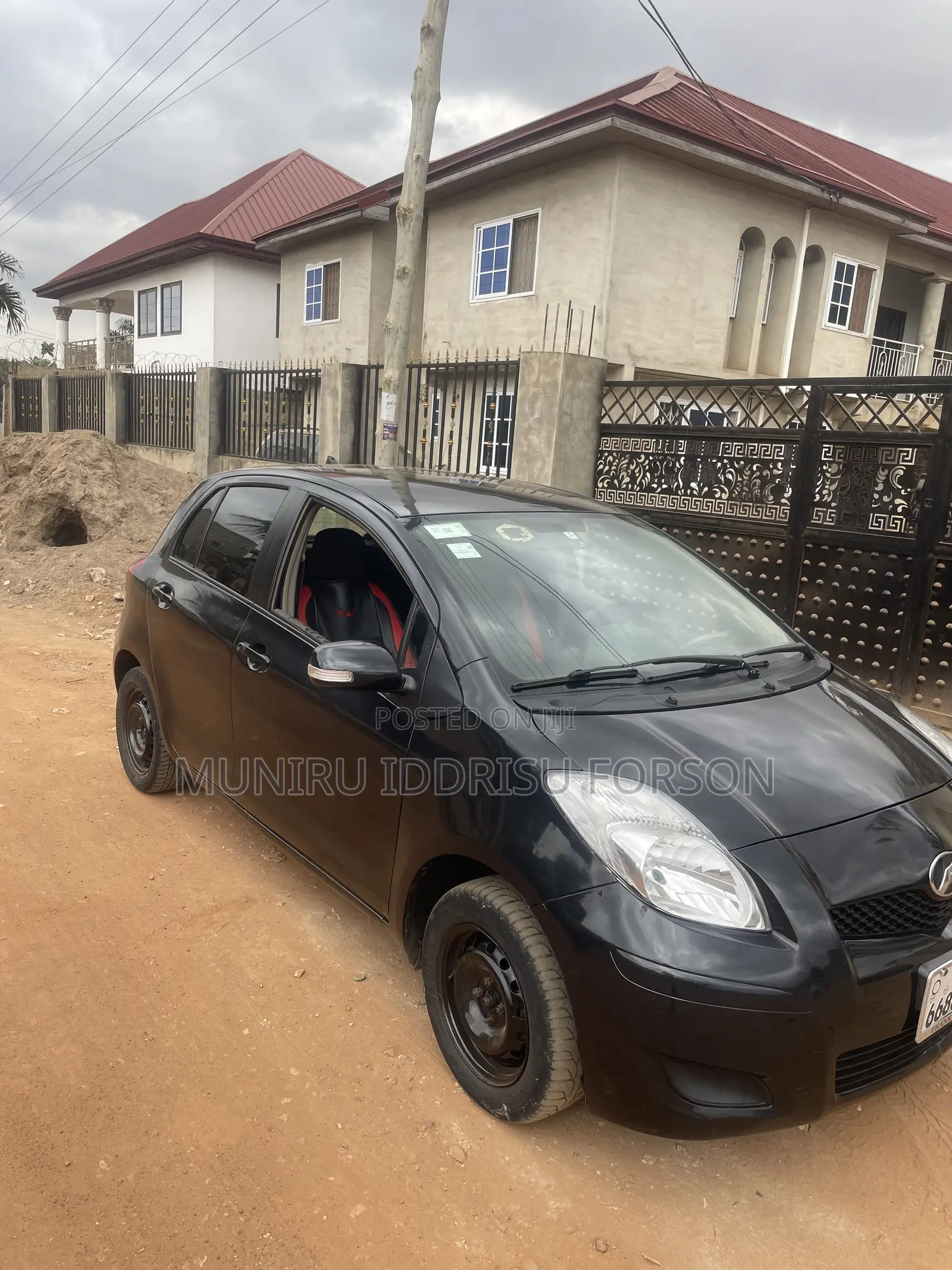 Toyota Vitz 1.3 FWD 5dr 2010 Black