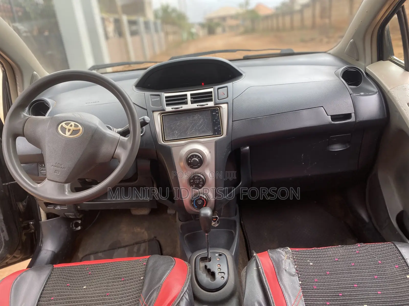 Toyota Vitz 1.3 FWD 5dr 2010 Black