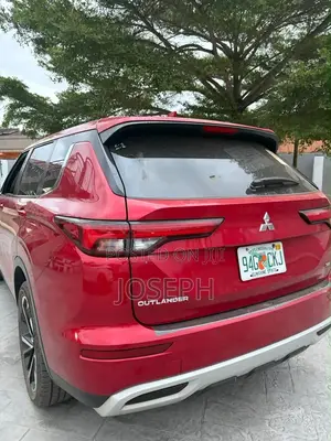 Mitsubishi Outlander 2.4 PHEV AWD 2022 Red