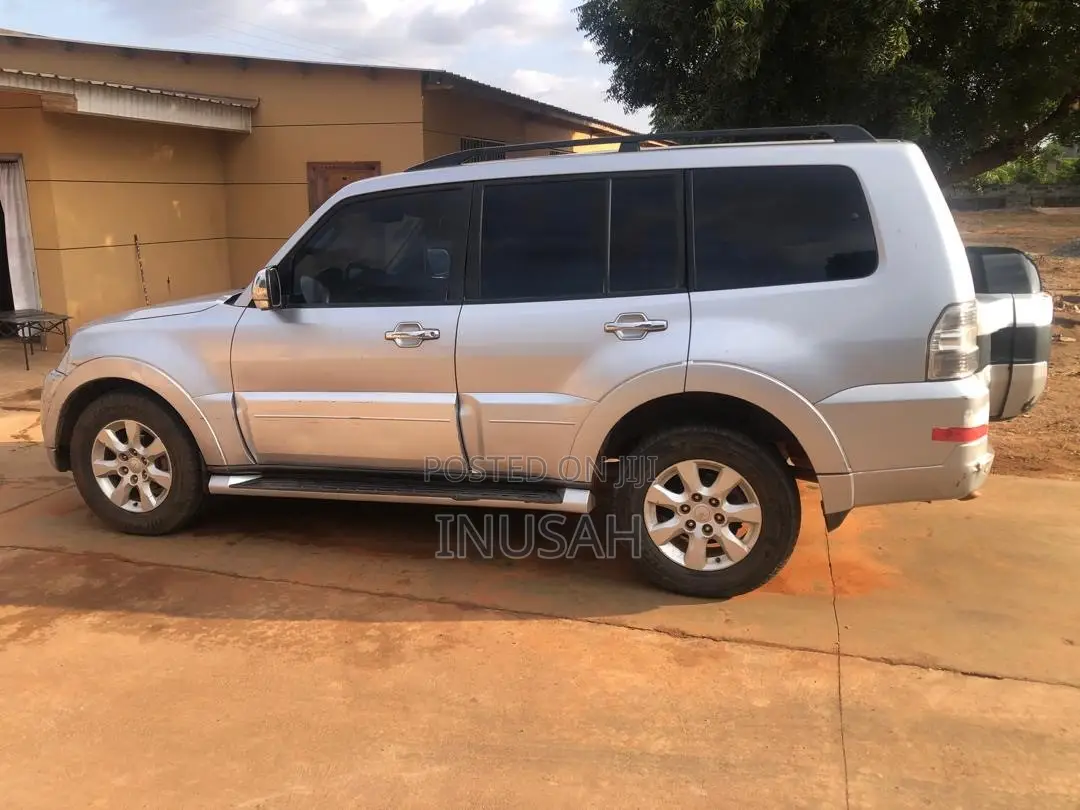 Mitsubishi Pajero V80 3.5 V6 GL/GLS 2015 Silver