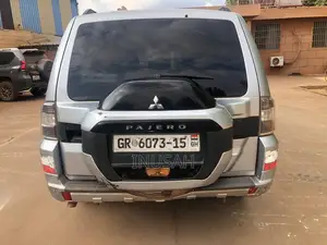 Mitsubishi Pajero V80 3.5 V6 GL/GLS 2015 Silver