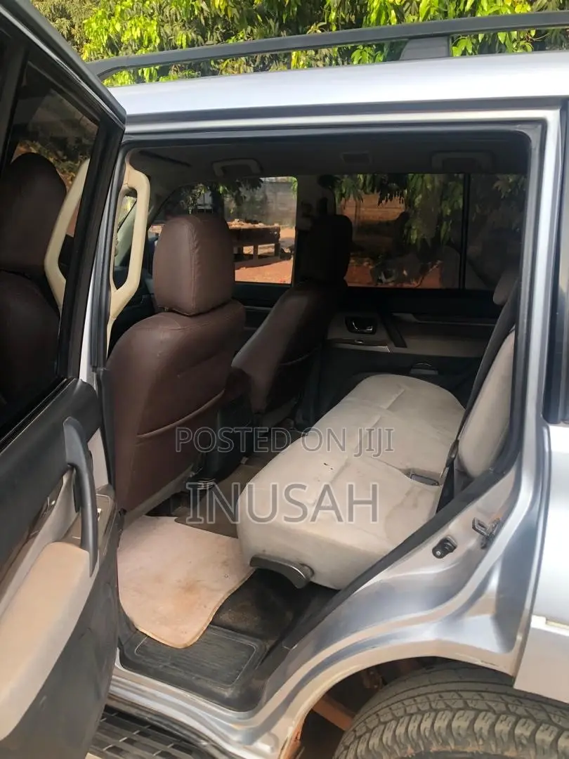 Mitsubishi Pajero V80 3.5 V6 GL/GLS 2015 Silver