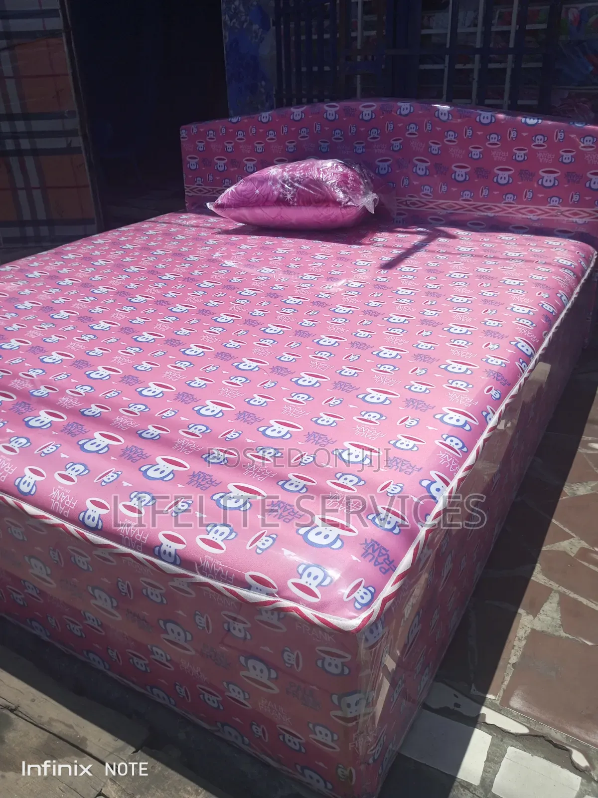 Bed | Queen Size Built in Foam#