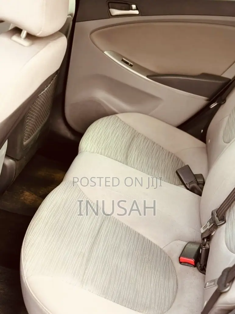 Hyundai Accent SE 2018 Blue