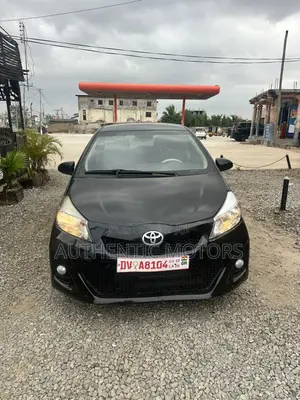 Toyota Yaris SE Hatchback 5dr 2012 Black