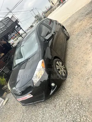 Toyota Yaris SE Hatchback 5dr 2012 Black