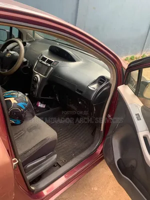 Toyota Vitz 2010 Red