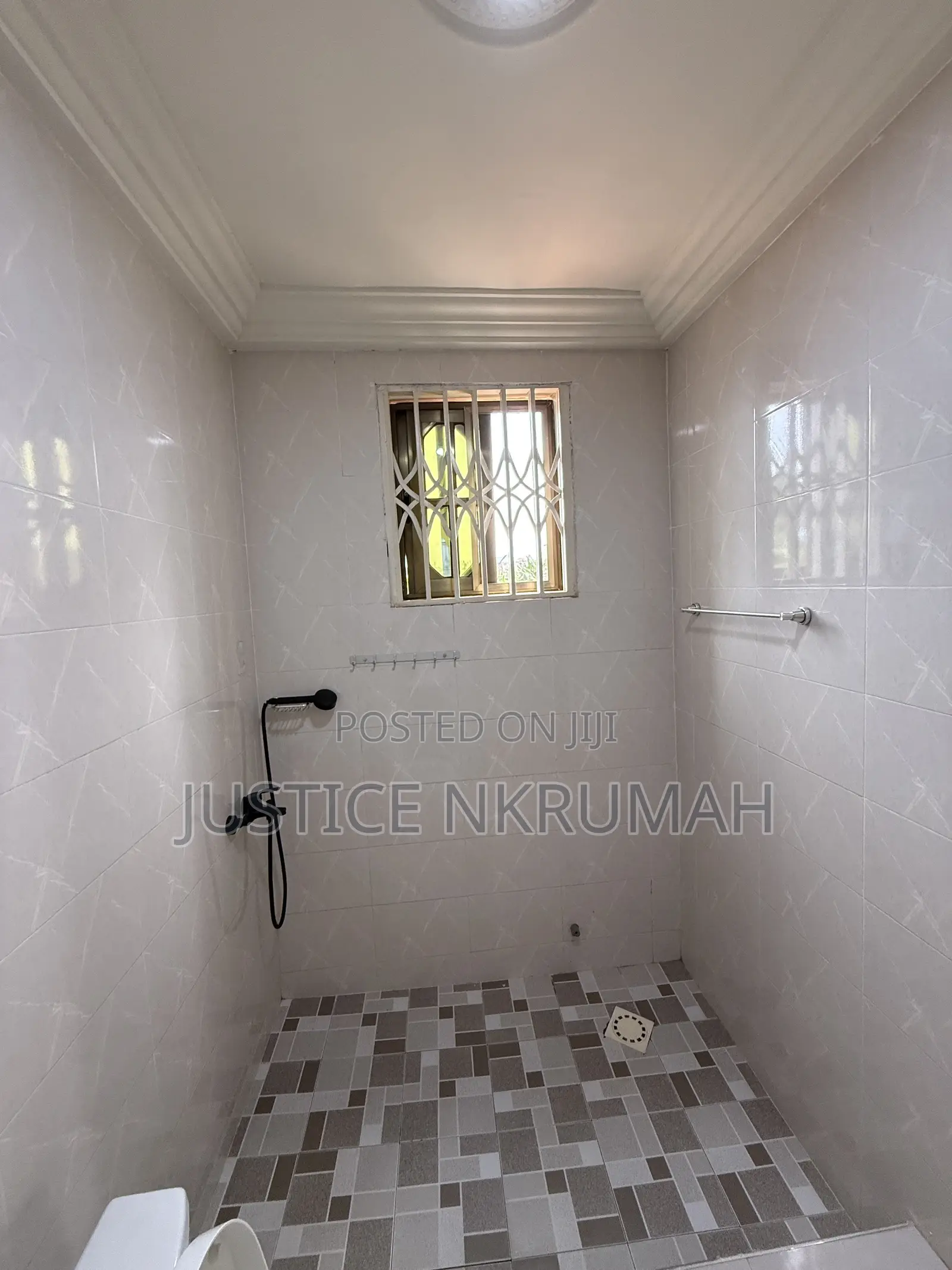 3bdrm Apartment in Mr Justice Estate, Bortiano for rent