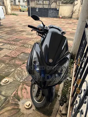 Yamaha Majesty 2012 Black