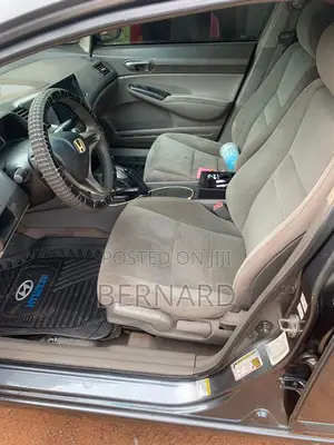 Honda Civic 1.8 5 Door Automatic 2010 Gray