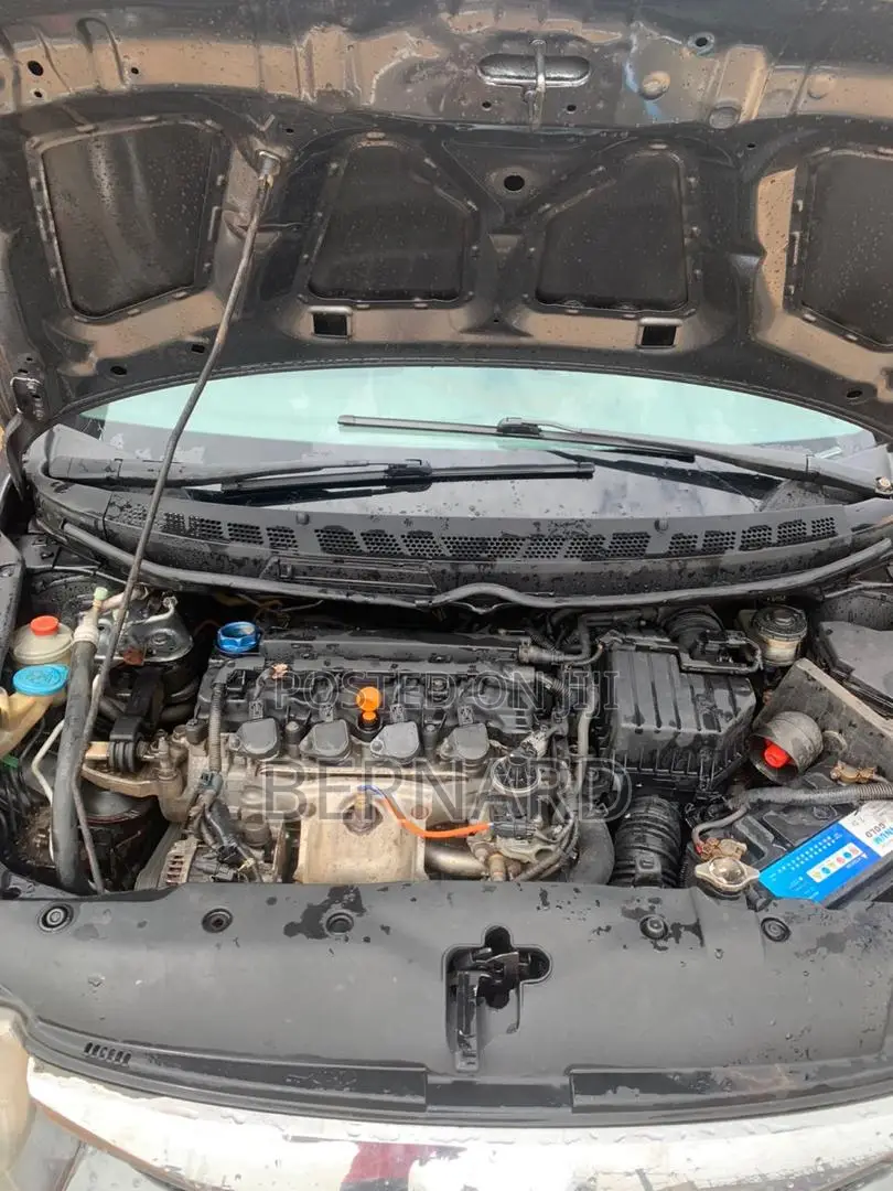 Honda Civic 1.8 5 Door Automatic 2010 Gray