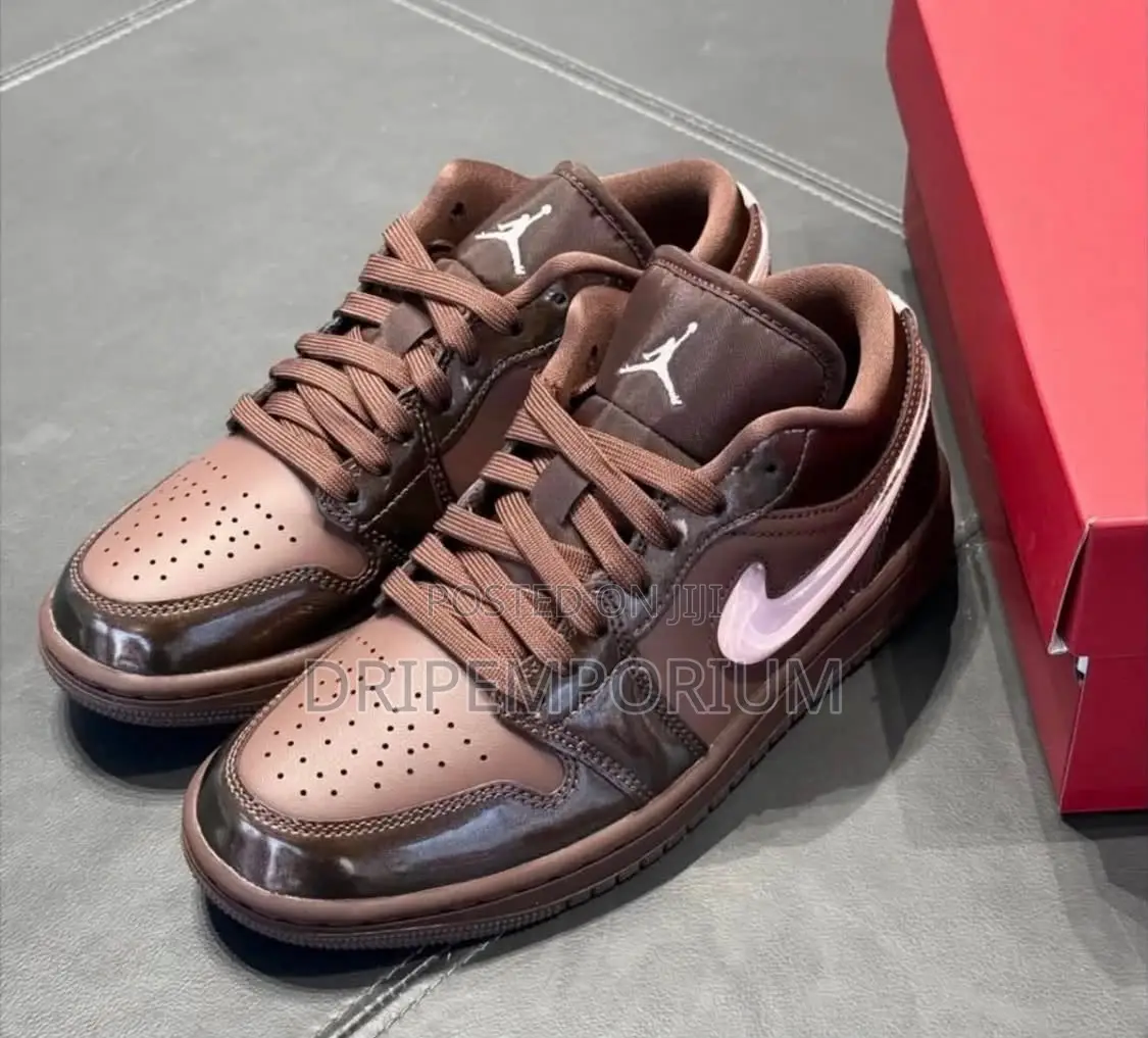 Jordan 1 Low Mocha