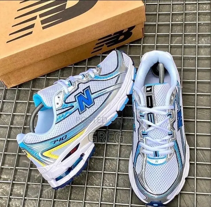 New Balance 740