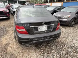 Mercedes-Benz C250 2014 Black