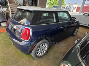 Mini Cooper 2016 Blue