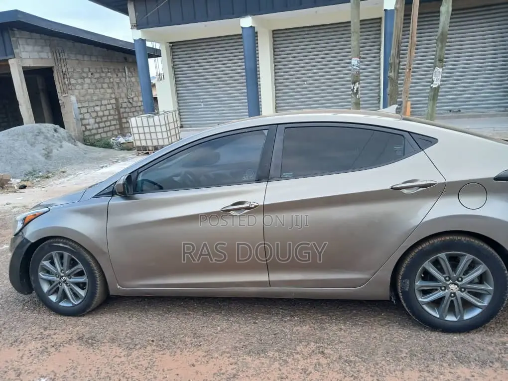 Hyundai Elantra SE 4dr Sedan (1.8L 4cyl 6A) 2014 Brown