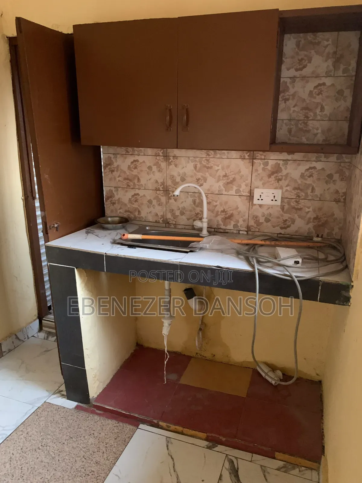 1bdrm Apartment in Telephone Pole, Tseaddo for rent