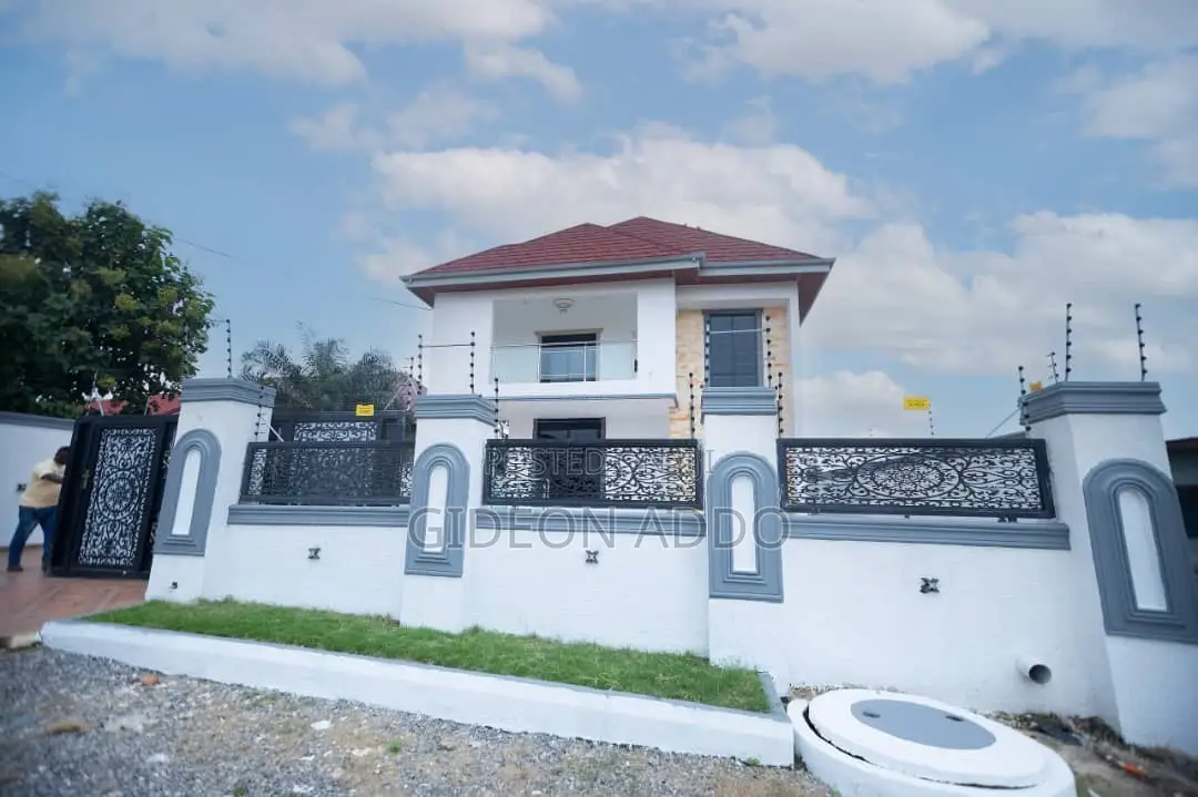 4bdrm Mansion in Giver Estate, Ejisu-Juaben Municipal for sale