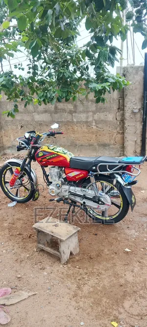 Royal RY125 2026 Red