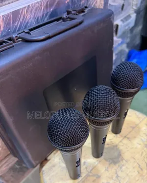 Behringer Ultravoice XM1800S Dynamic Cardioid Vocal 3in1 Microphone