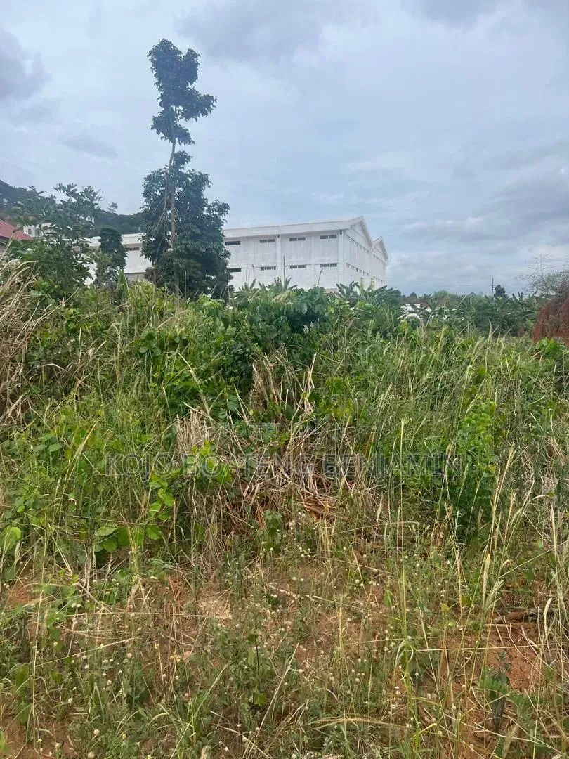 Half Plot of Land for Sale in Valley View