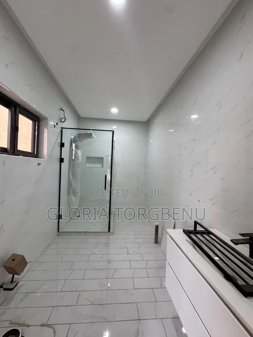4bdrm House in Ashaley Botwe for sale