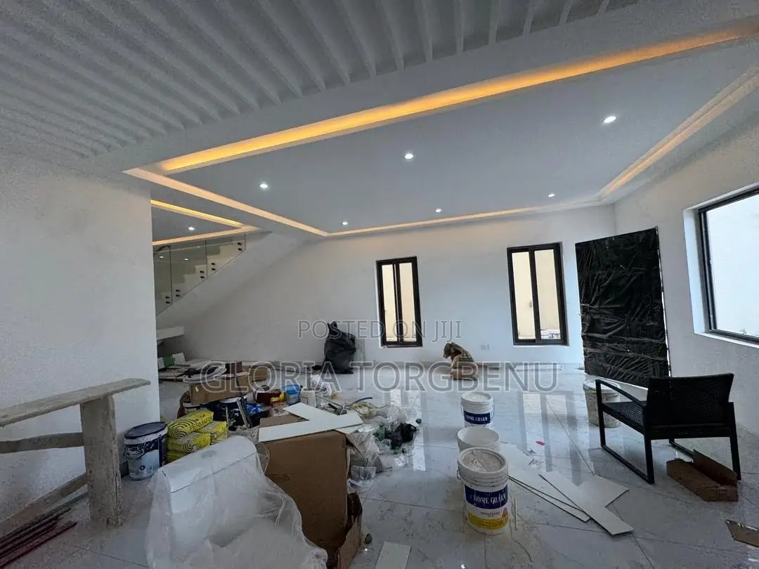 4bdrm House in Ashaley Botwe for sale