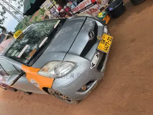 Toyota Vitz 2010 Brown