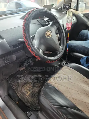 Toyota Vitz 2010 Brown