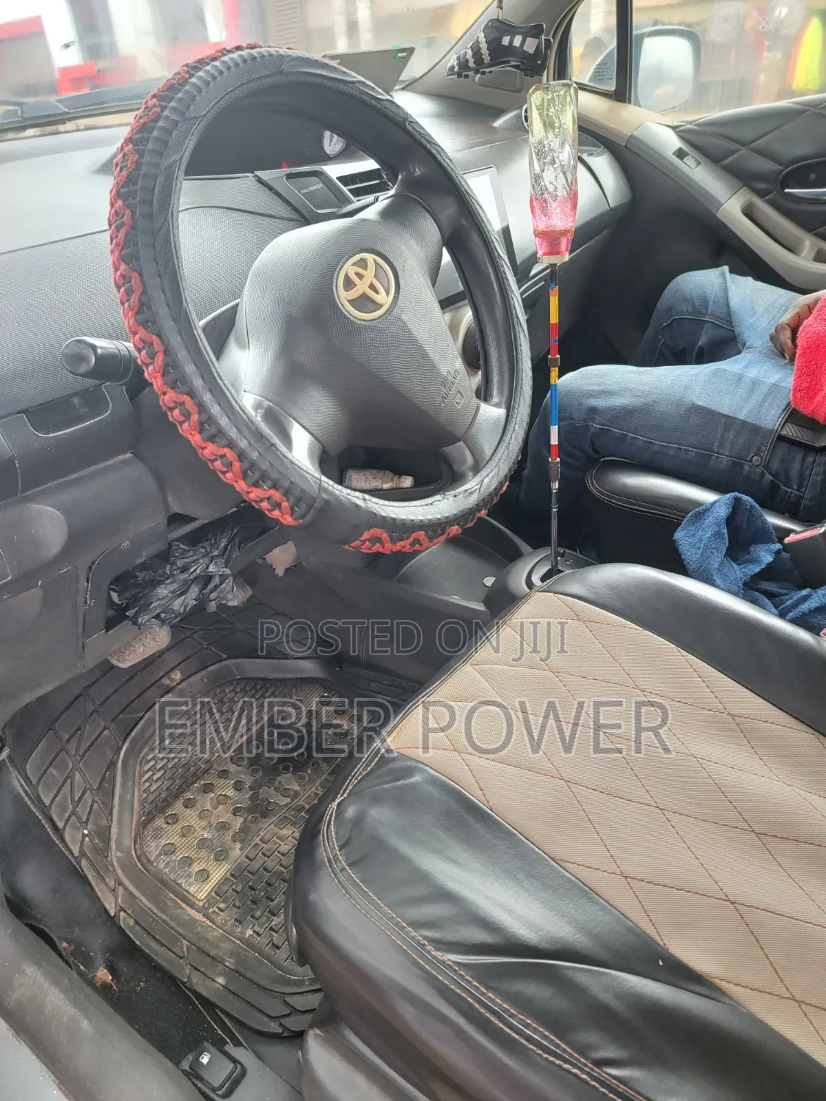 Toyota Vitz 2010 Brown