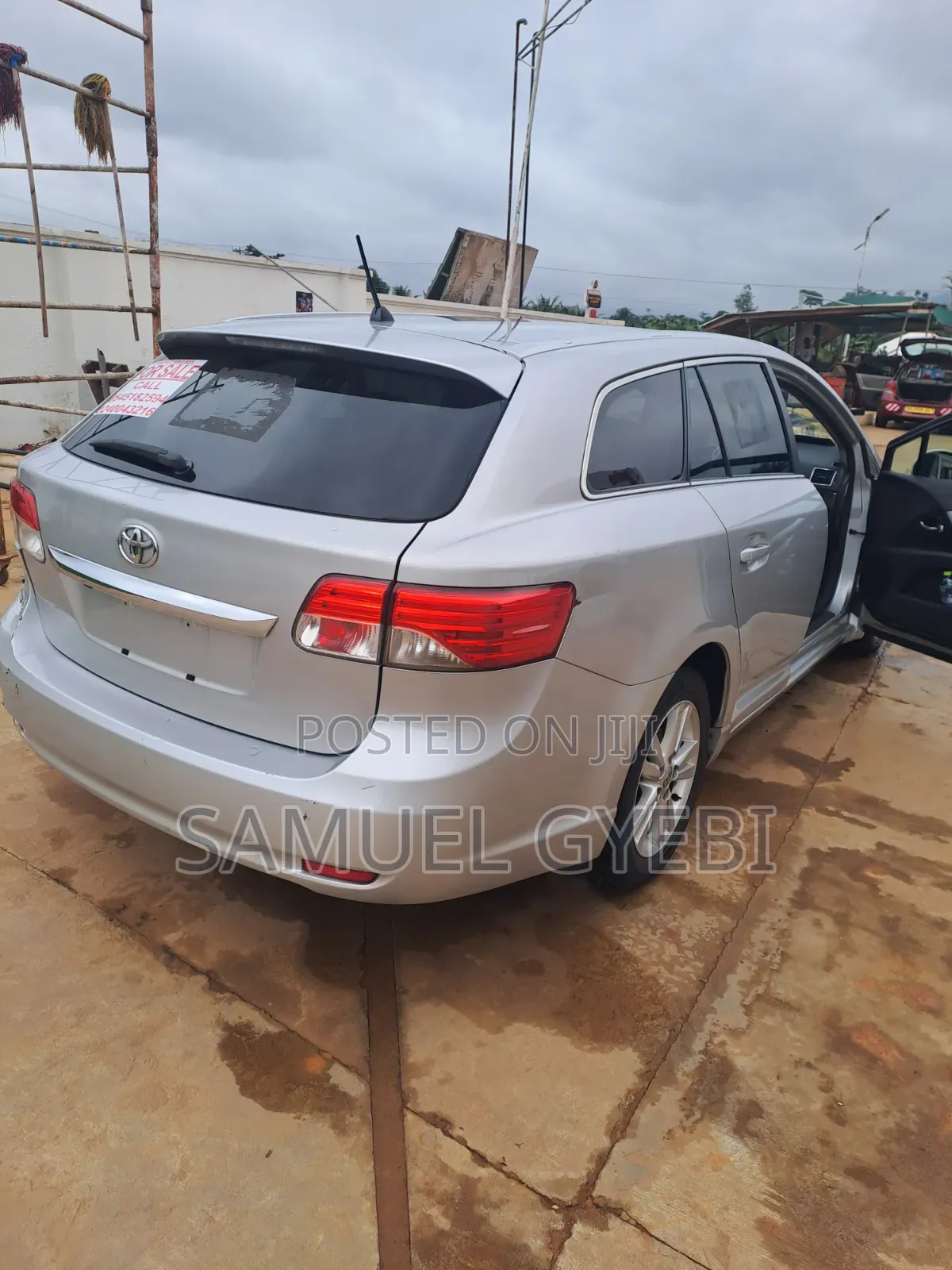 Toyota Avensis 2016 Silver