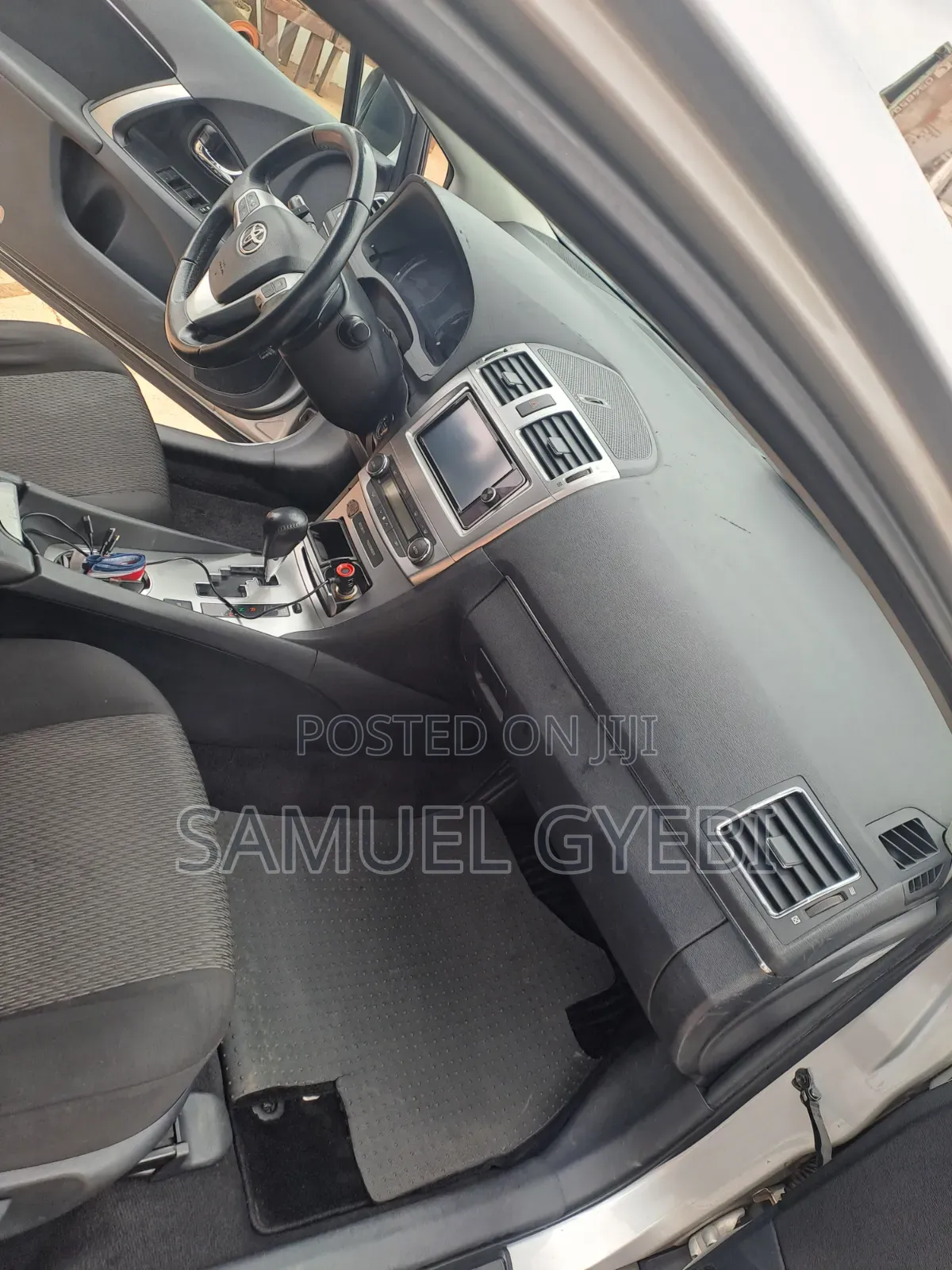 Toyota Avensis 2016 Silver
