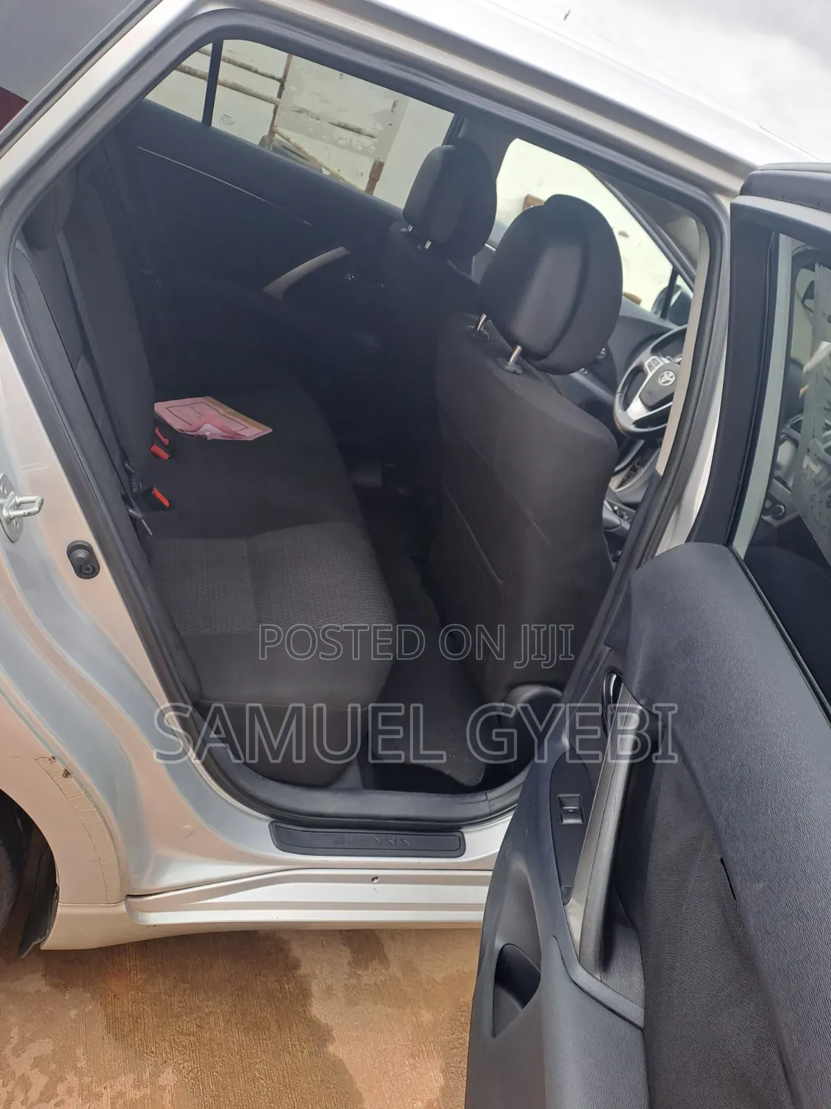 Toyota Avensis 2016 Silver