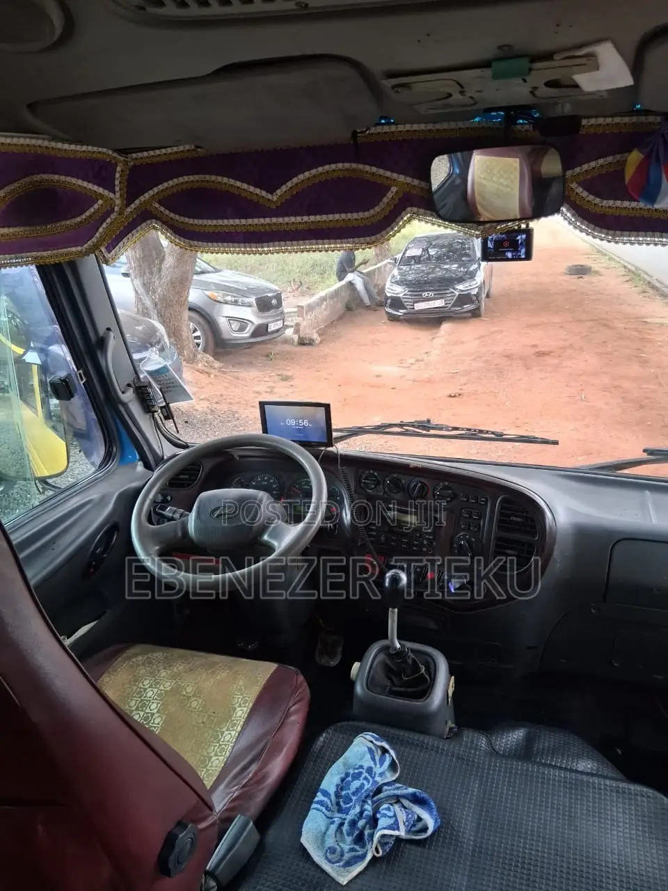 Hyundai County 2015 Yellow