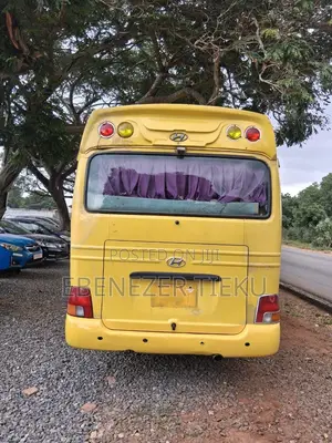 Hyundai County 2015 Yellow
