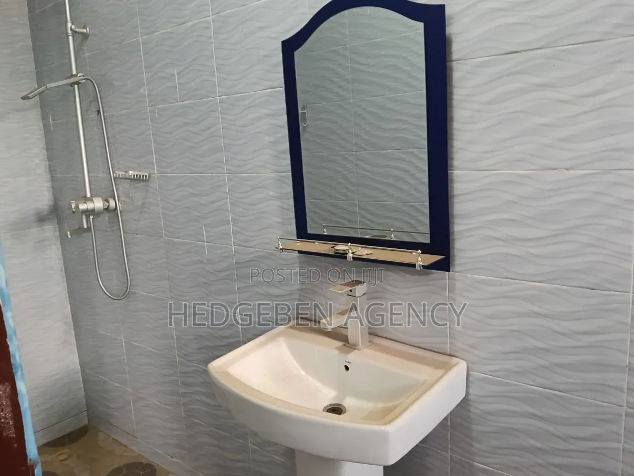 3bdrm Apartment in Adenta, Housing Down for rent