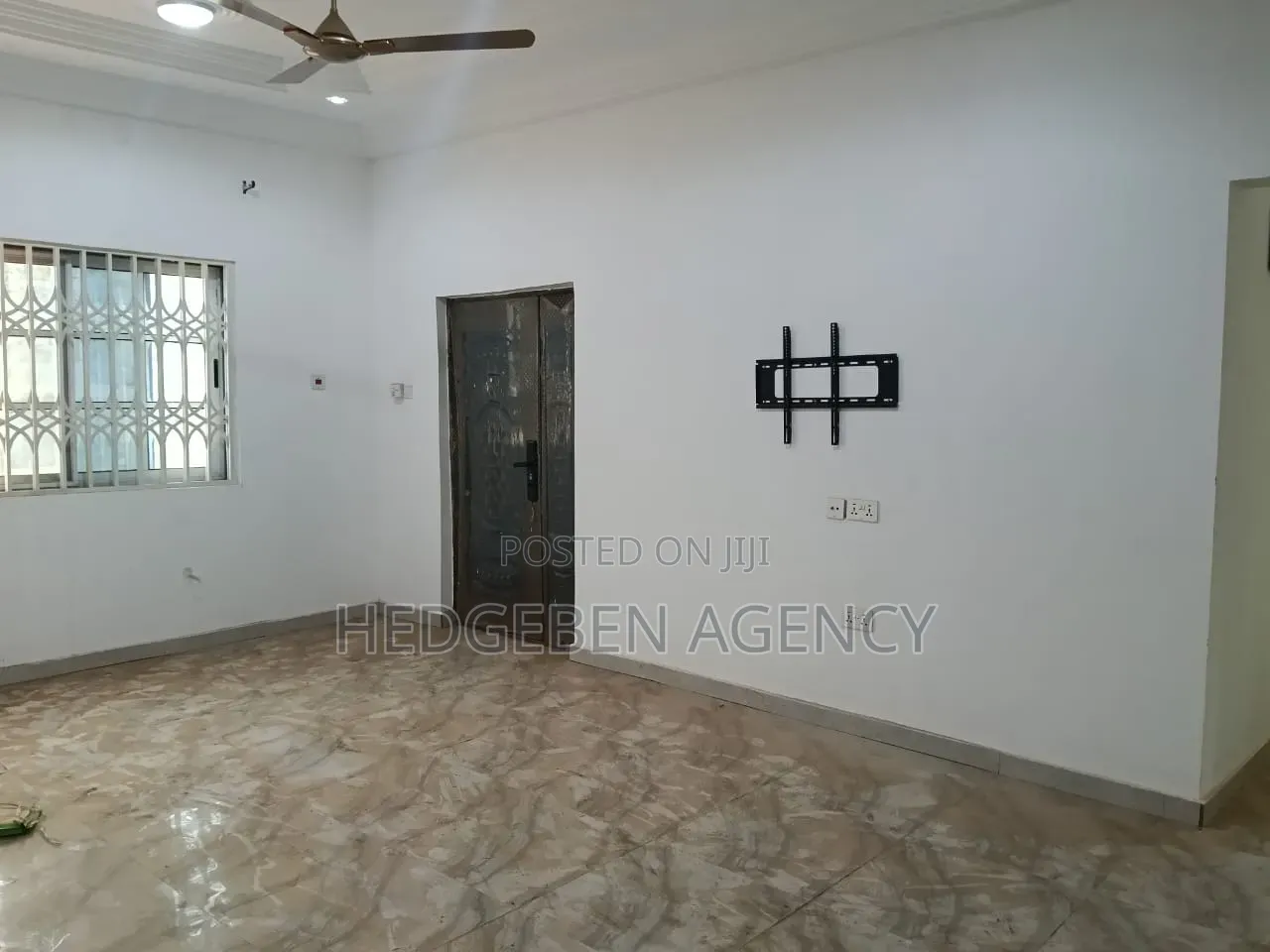 3bdrm Apartment in Adenta, Housing Down for rent