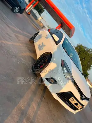Toyota Corolla 2016 White