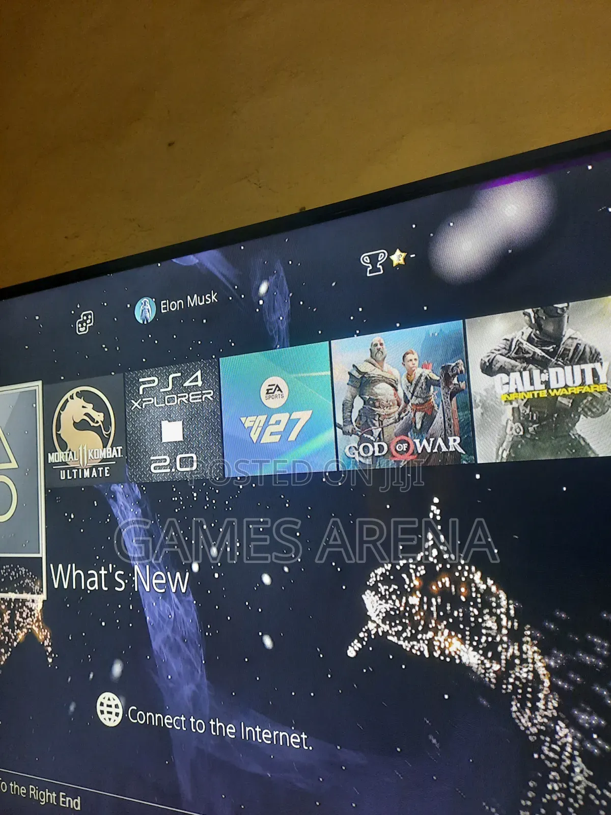 Ps4 Standard With FC 27 and 7 Other Games + 2 Controllers