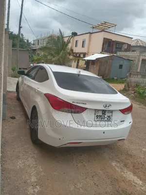 Hyundai Elantra Limited Sedan FWD (1.8L 4cyl 6A) 2013 White