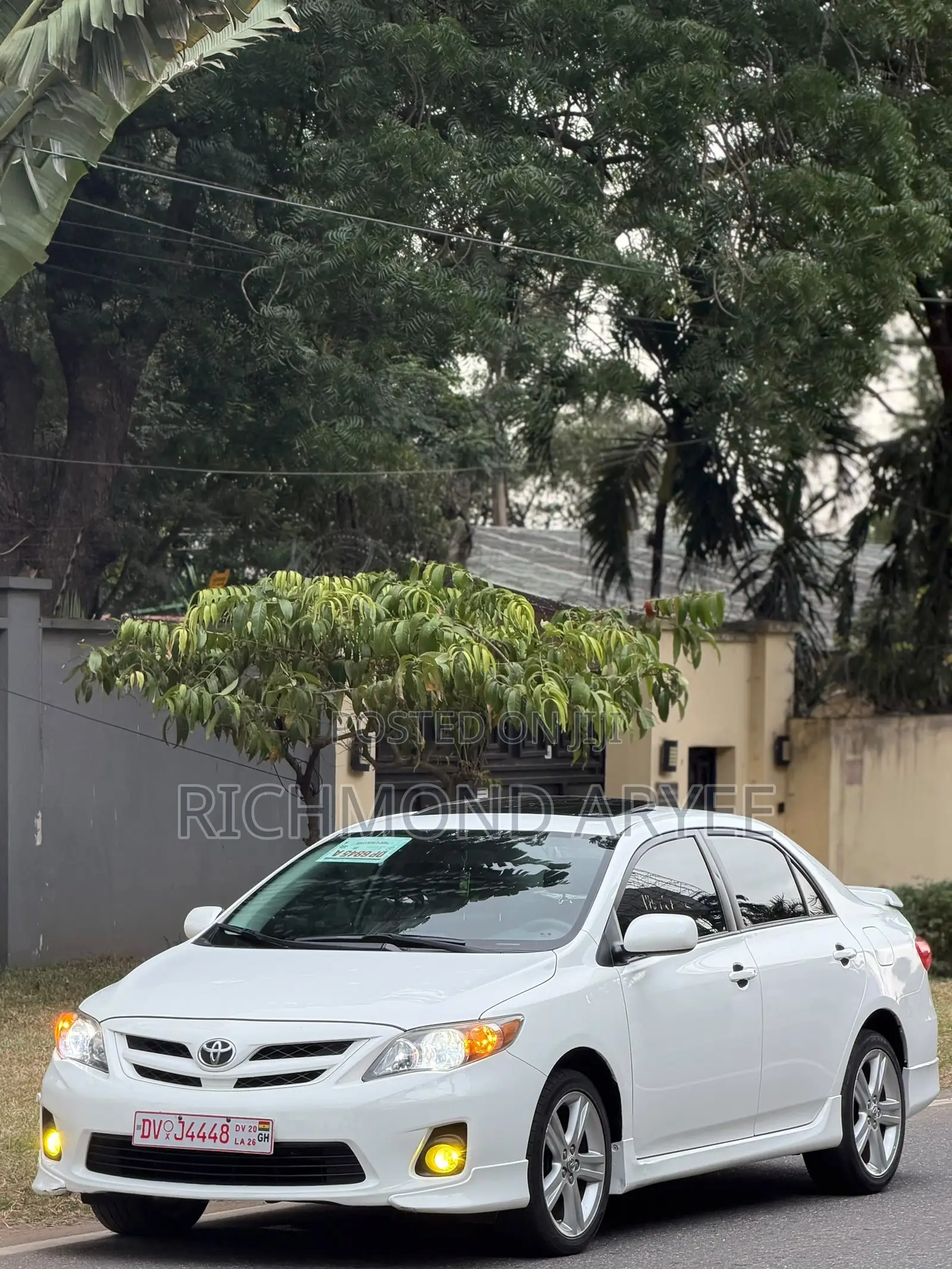Toyota Corolla S Special Edition 4dr Sedan (1.8L 4cyl 4A) 2013 White