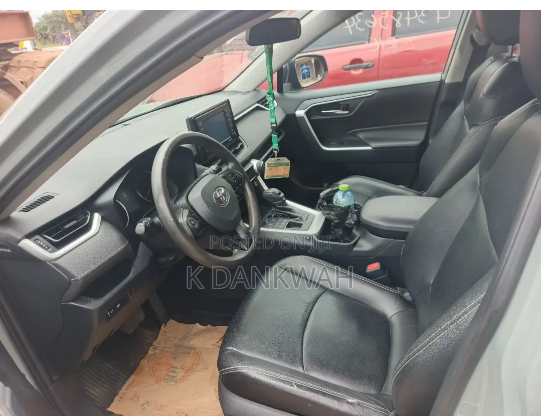 Toyota RAV4 XLE AWD 2020 Green