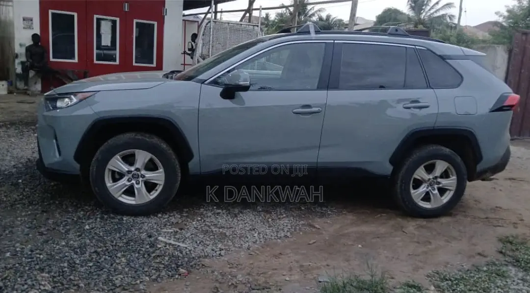 Toyota RAV4 XLE AWD 2020 Green