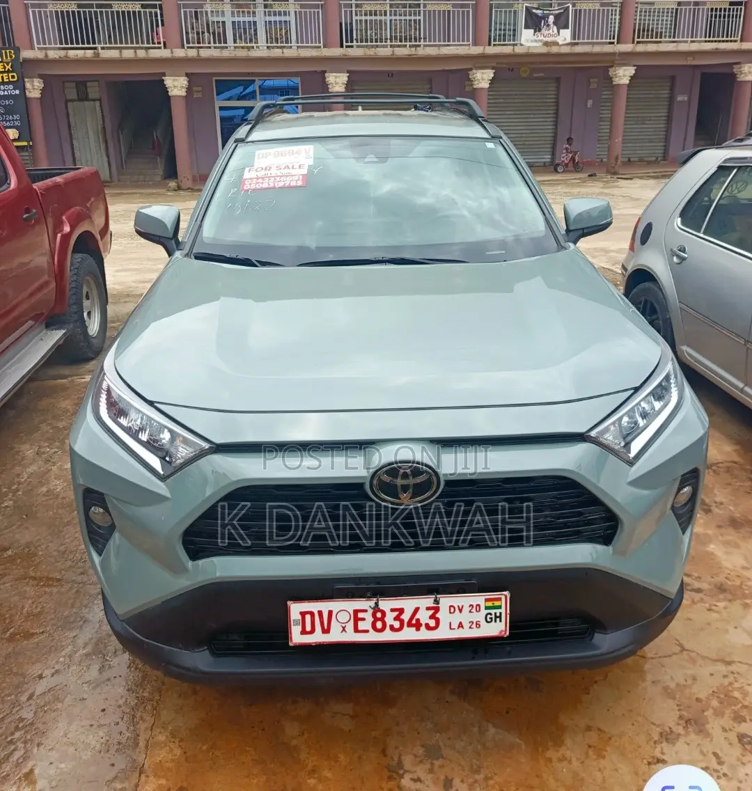 Toyota RAV4 XLE AWD 2020 Green