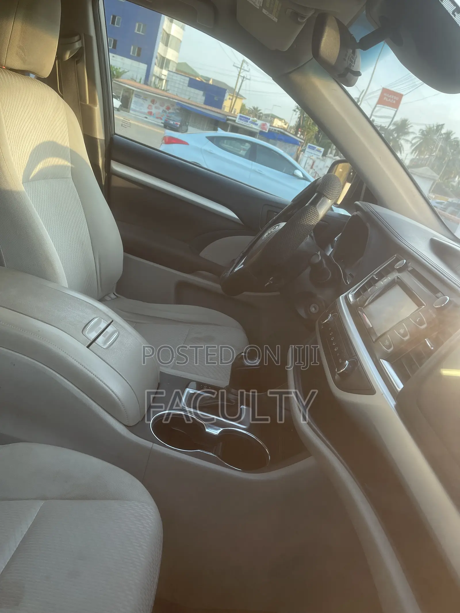 Toyota Highlander LE 2019 Gray
