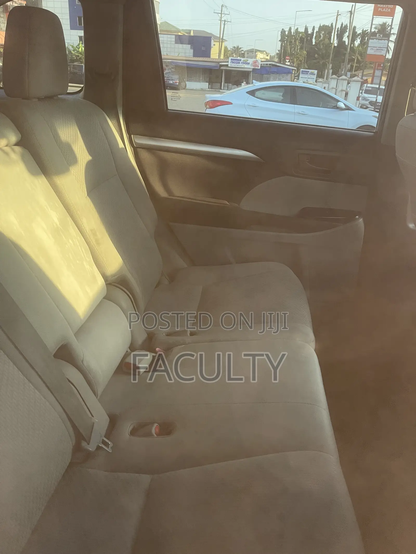 Toyota Highlander LE 2019 Gray