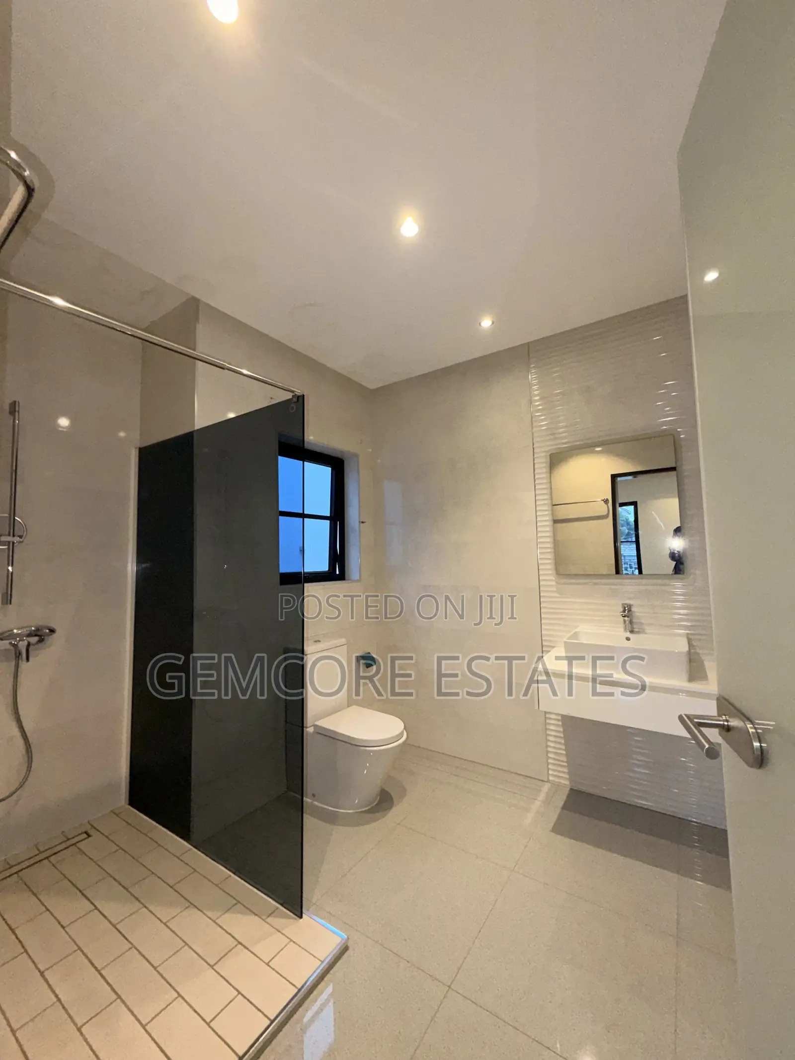 5bdrm House in Ars, East Legon for rent