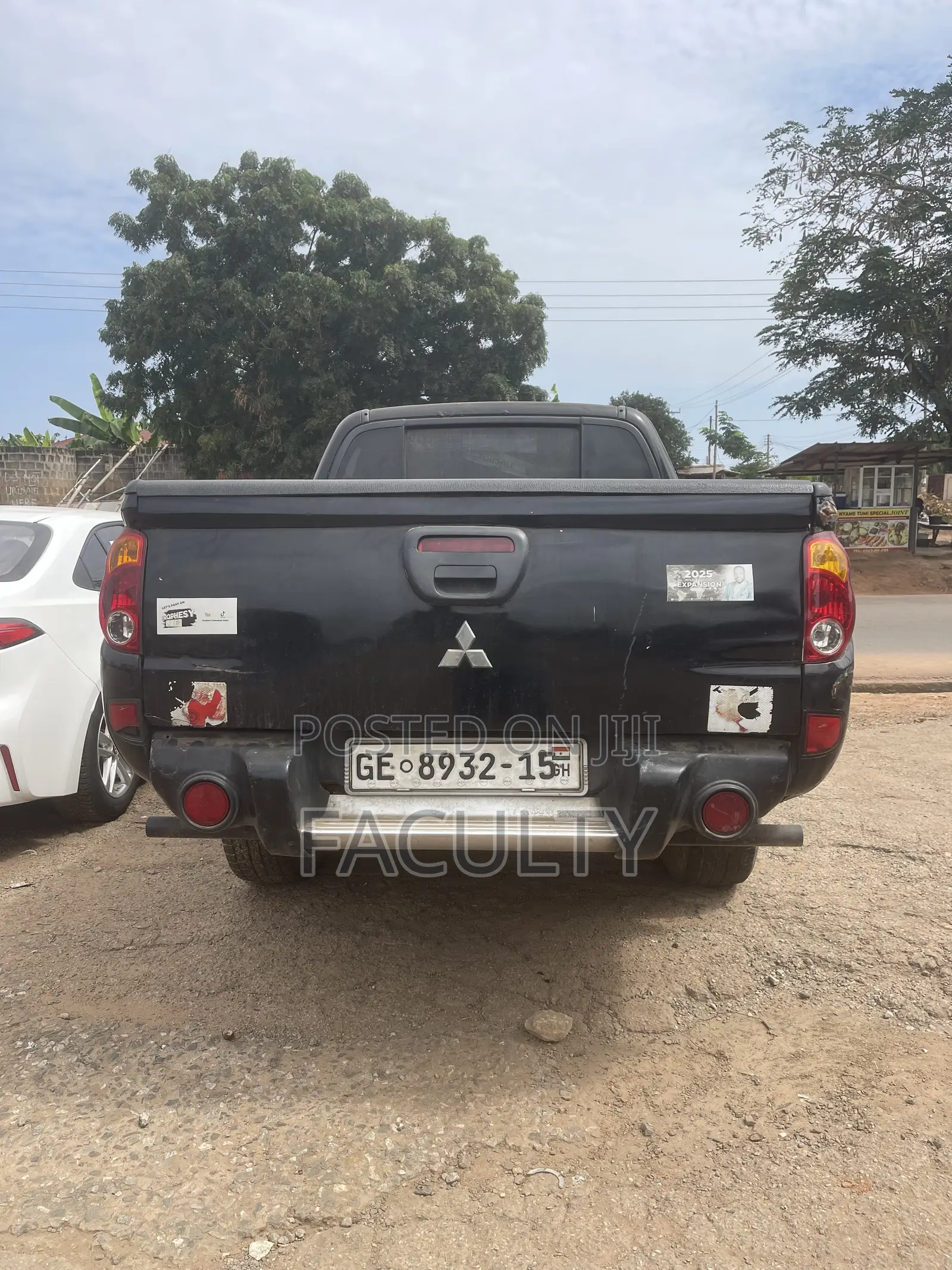 Mitsubishi L200 Club Cab 2.5 180hp 4WD 2013 Black