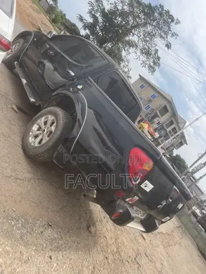 Mitsubishi L200 Club Cab 2.5 180hp 4WD 2013 Black