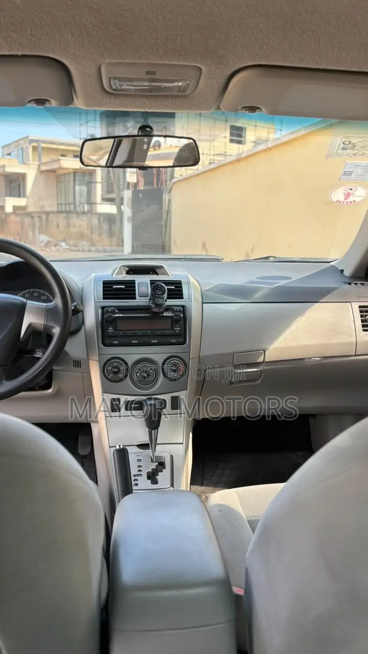 Toyota Corolla LE 4dr Sedan (1.8L 4cyl 4A) 2013 Blue